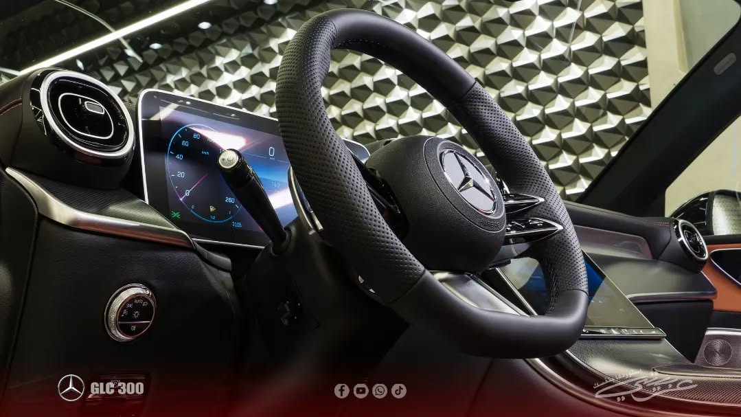 MERCEDES-BENZ GLC300