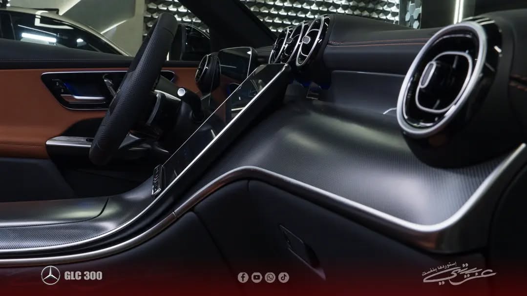 MERCEDES-BENZ GLC300