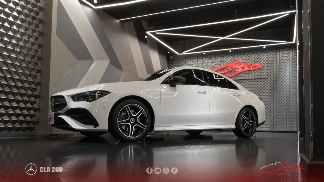 MERCEDES BENZ CLA 200 AMG Coupe 2024