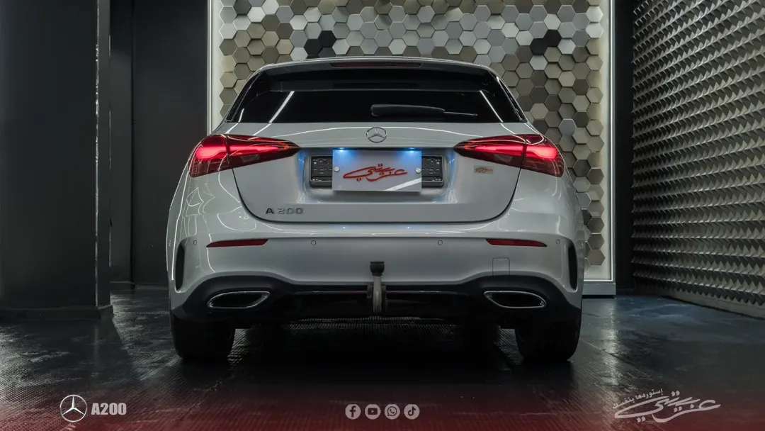 MERCEDES BENZ A200 2023