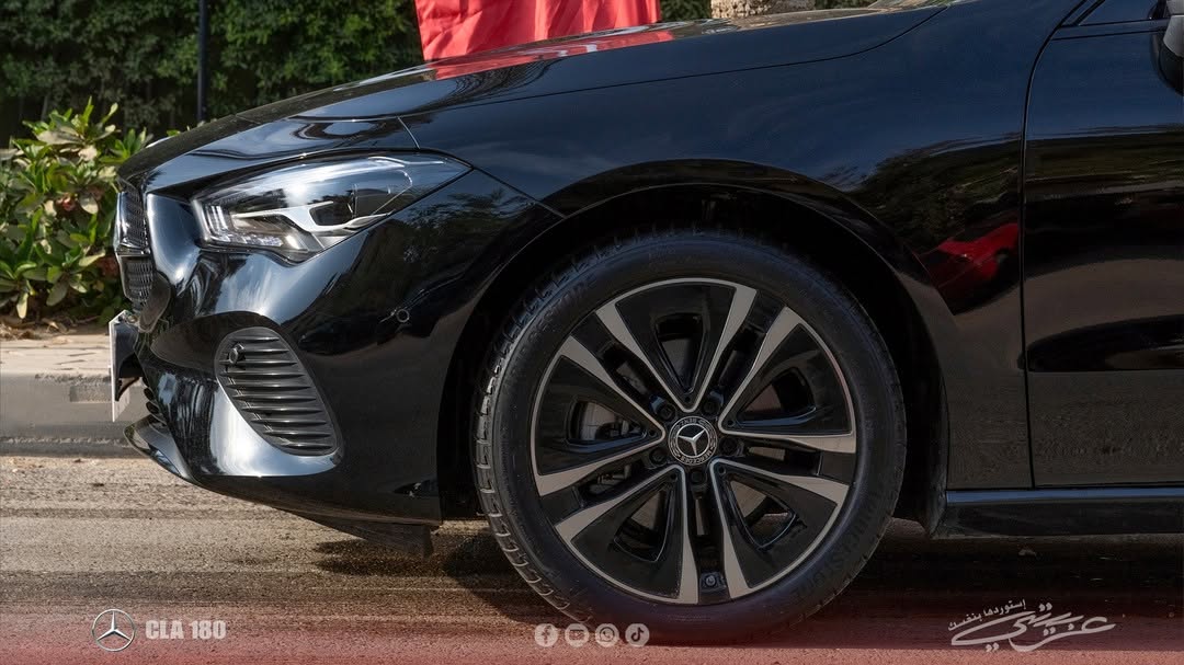 Mercedes Benz CLA 180 2024