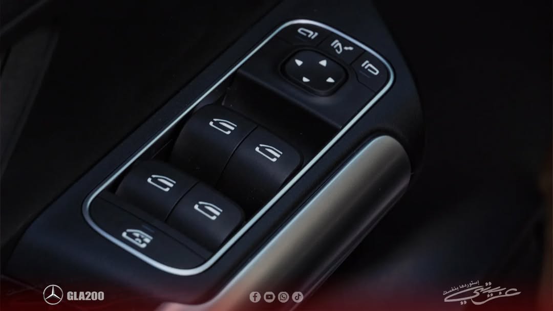 Mercedes-Benz GLA 180 2023