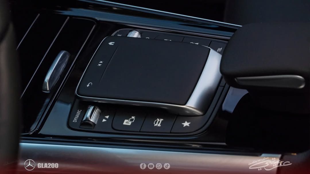 Mercedes-Benz GLA 180 2023