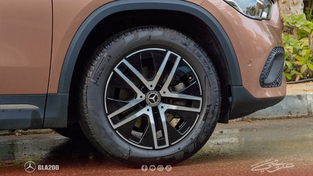 Mercedes-Benz GLA 180 2023